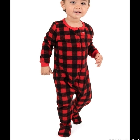 ♥️5 For $25 NEW Eddie Bauer  Christmas  fleece plaid pajama onsie black and red - Picture 5 of 10